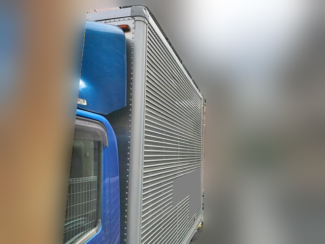 いすゞエルフアルミバン小型（2t・3t）[写真08]