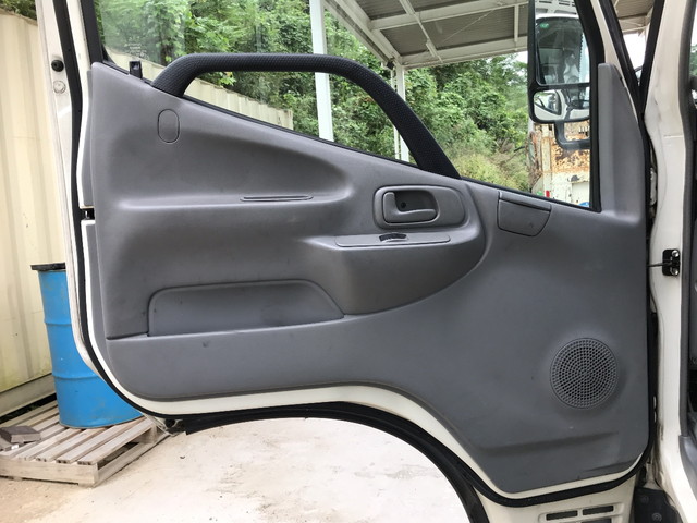 日野デュトロ冷凍車（冷蔵車）小型（2t・3t）[写真27]