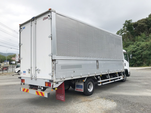 いすゞフォワードアルミウイング中型（4t）[写真02]