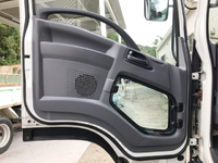 いすゞフォワードアルミウイング中型（4t）[写真24]