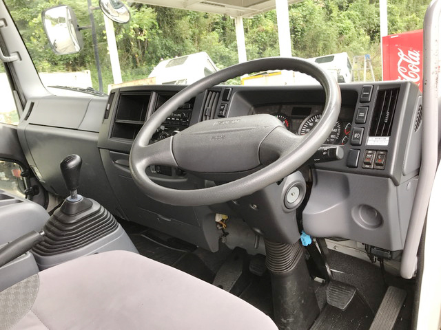 いすゞフォワードアルミウイング中型（4t）[写真30]