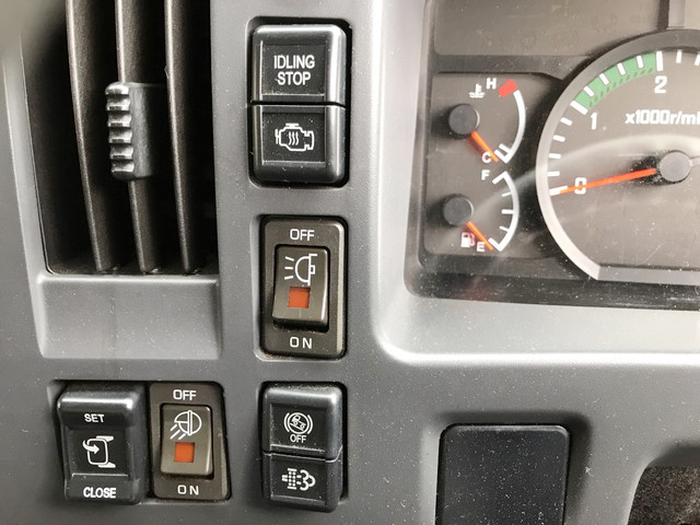 いすゞフォワードアルミウイング中型（4t）[写真33]