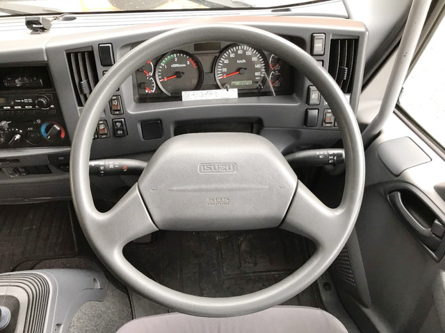 いすゞフォワードアルミウイング中型（4t）[写真35]