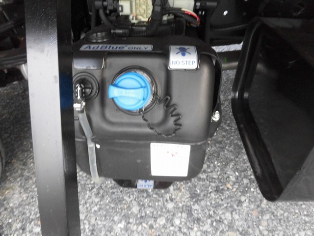 三菱ふそうキャンターアルミウイング小型（2t・3t）[写真12]