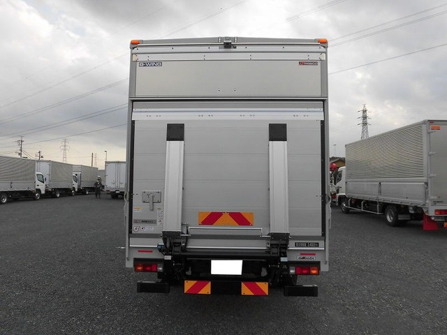 三菱ふそうキャンターアルミウイング小型（2t・3t）[写真05]
