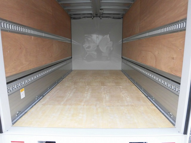 三菱ふそうキャンターアルミウイング小型（2t・3t）[写真09]