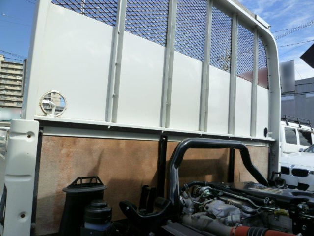 いすゞエルフ平ボディ小型（2t・3t）[写真13]