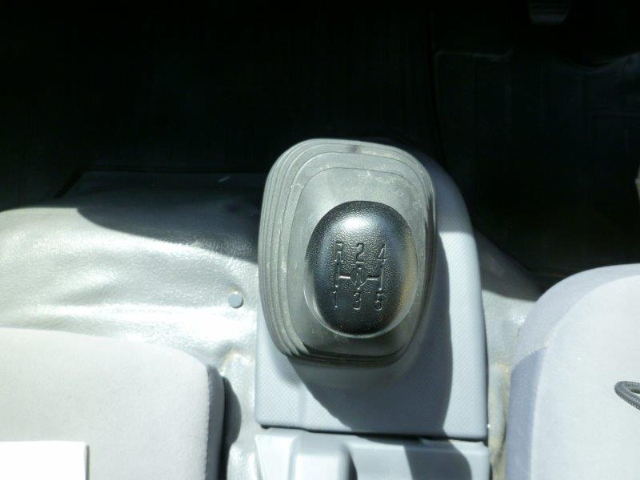 いすゞエルフ平ボディ小型（2t・3t）[写真15]