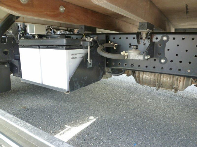 いすゞエルフ平ボディ小型（2t・3t）[写真26]