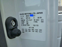 いすゞエルフ平ボディ小型（2t・3t）[写真09]