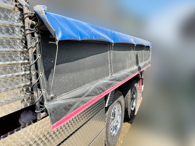 三菱ふそうスーパーグレートダンプ大型（10t）[写真05]