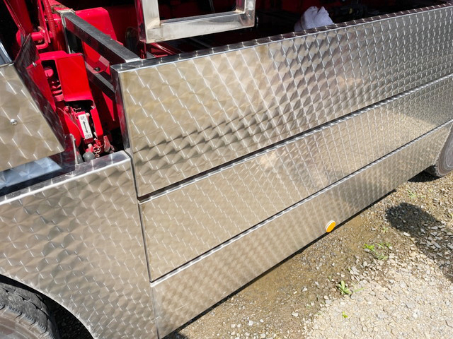 三菱ふそうスーパーグレートダンプ大型（10t）[写真07]