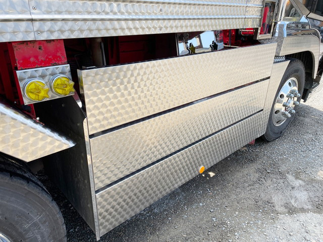 三菱ふそうスーパーグレートダンプ大型（10t）[写真09]