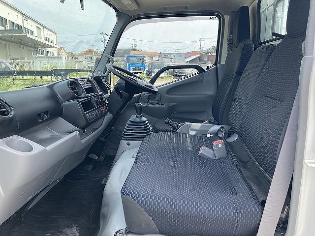 日野デュトロ平ボディ小型（2t・3t）[写真28]