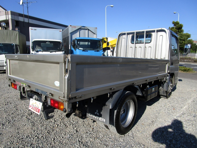 三菱ふそうキャンター平ボディ小型（2t・3t）[写真02]