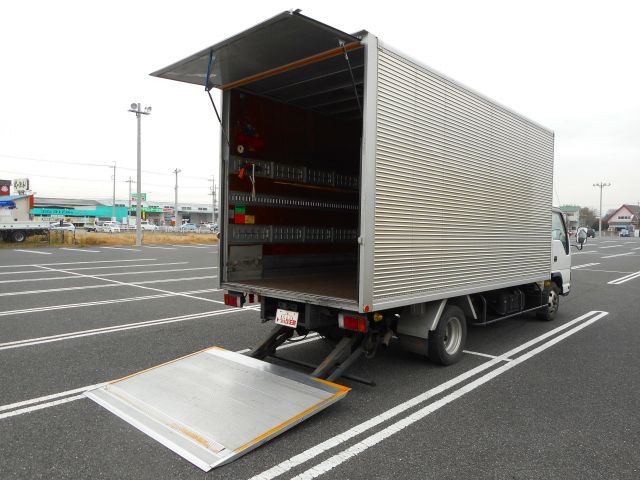 いすゞエルフアルミバン小型（2t・3t）[写真02]