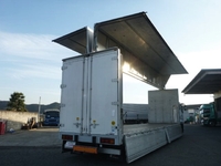 三菱ふそうスーパーグレートアルミウイング大型（10t）[写真02]