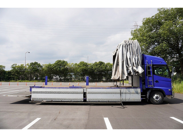 日野レンジャーアコーディオン車中型（4t）[写真18]