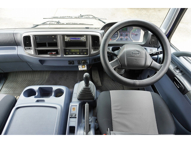 日野レンジャーアコーディオン車中型（4t）[写真32]