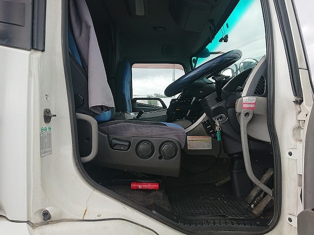 UDトラックスクオンアルミブロック大型（10t）[写真11]