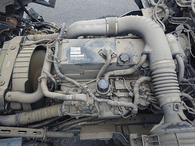 UDトラックスクオンアルミブロック大型（10t）[写真24]