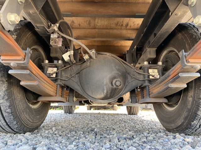 いすゞエルフ平ボディ小型（2t・3t）[写真17]