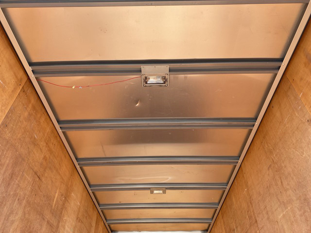 いすゞエルフアルミバン小型（2t・3t）[写真12]