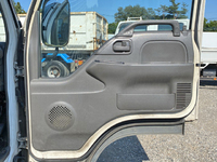 いすゞエルフアルミバン小型（2t・3t）[写真31]