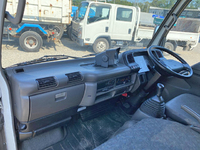 いすゞエルフアルミバン小型（2t・3t）[写真32]