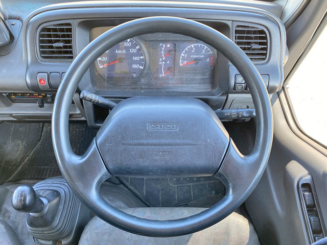 いすゞエルフアルミバン小型（2t・3t）[写真37]