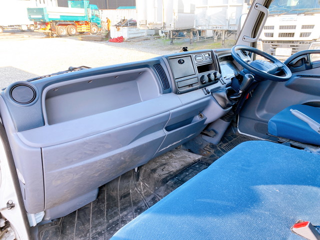 日産アトラスアルミバン小型（2t・3t）[写真32]