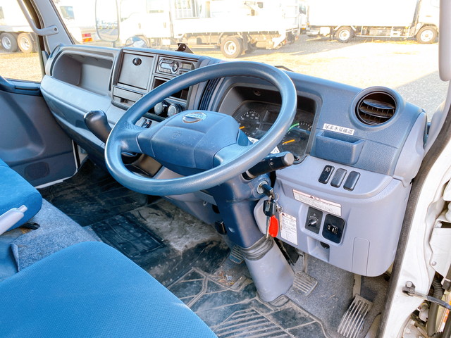 日産アトラスアルミバン小型（2t・3t）[写真33]