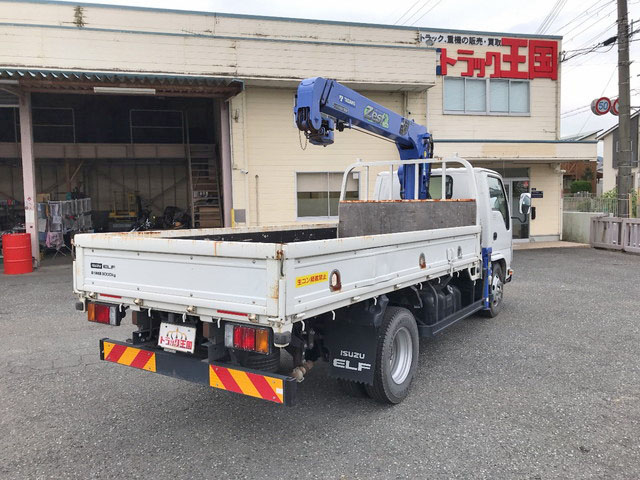 いすゞエルフクレーン3段小型（2t・3t）[写真02]