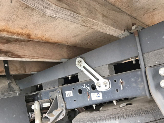 いすゞエルフクレーン3段小型（2t・3t）[写真26]