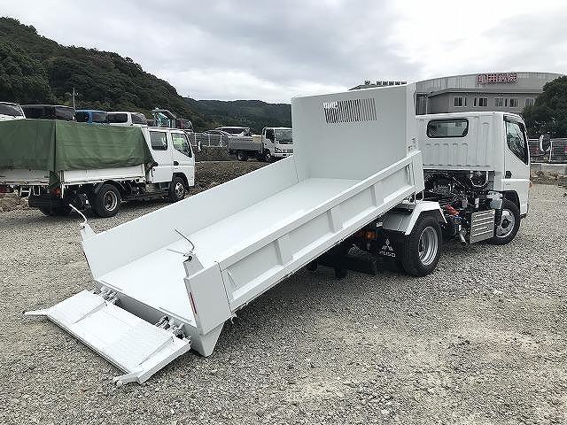 三菱ふそうキャンターローダーダンプ小型（2t・3t）[写真04]