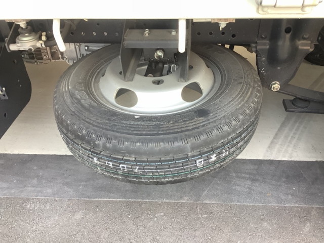 いすゞエルフ平ボディ小型（2t・3t）[写真11]