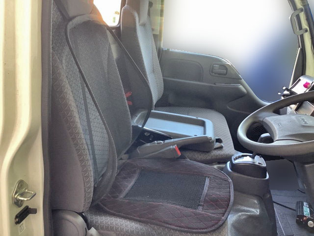 いすゞエルフ平ボディ小型（2t・3t）[写真16]