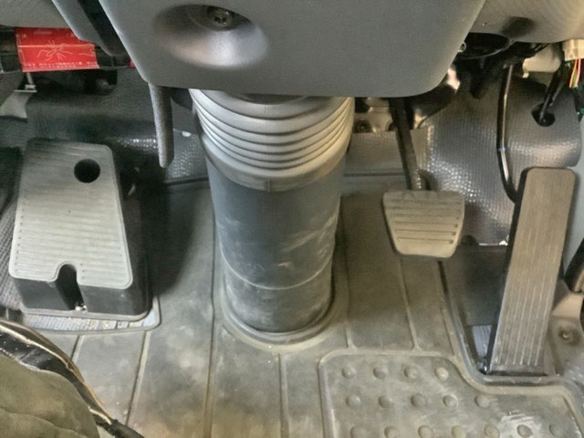 いすゞエルフ平ボディ小型（2t・3t）[写真22]