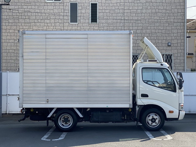 トヨタダイナアルミバン小型（2t・3t）[写真04]