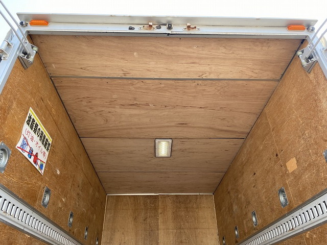 トヨタダイナアルミバン小型（2t・3t）[写真06]