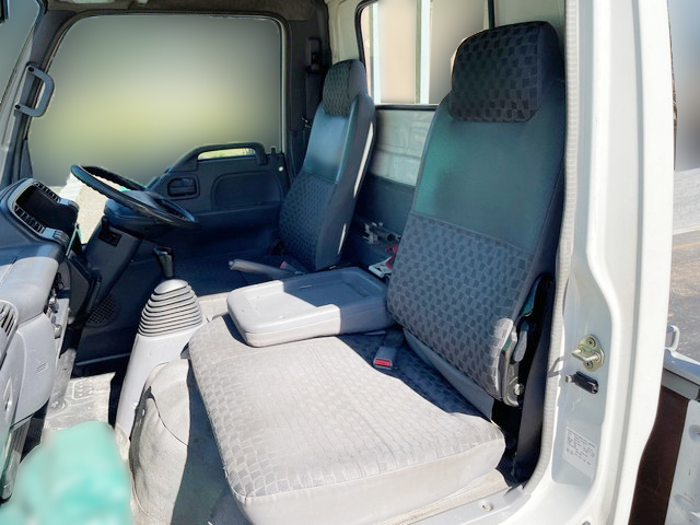 いすゞエルフアルミブロック小型（2t・3t）[写真20]