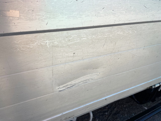 いすゞエルフアルミブロック小型（2t・3t）[写真08]