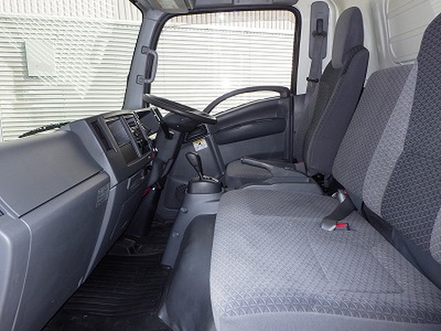 いすゞエルフアルミバン小型（2t・3t）[写真12]