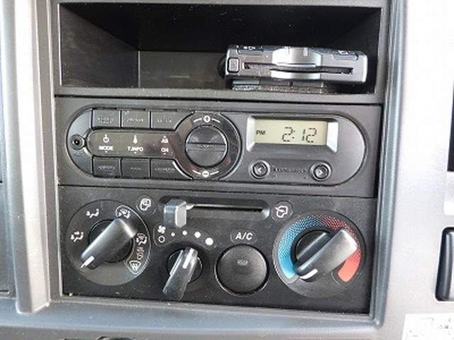 いすゞエルフアルミバン小型（2t・3t）[写真13]