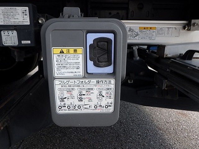 いすゞエルフアルミバン小型（2t・3t）[写真19]