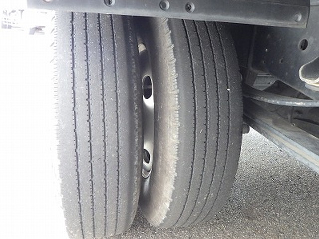 いすゞエルフアルミバン小型（2t・3t）[写真25]