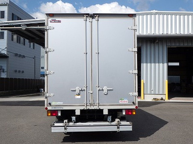 いすゞエルフアルミバン小型（2t・3t）[写真06]