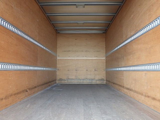 いすゞエルフアルミバン小型（2t・3t）[写真09]