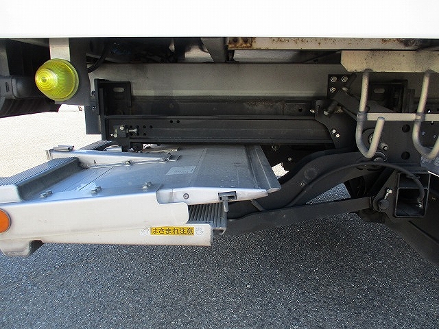 いすゞエルフ冷凍車（冷蔵車）小型（2t・3t）[写真13]