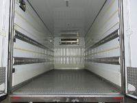 いすゞエルフ冷凍車（冷蔵車）小型（2t・3t）[写真03]